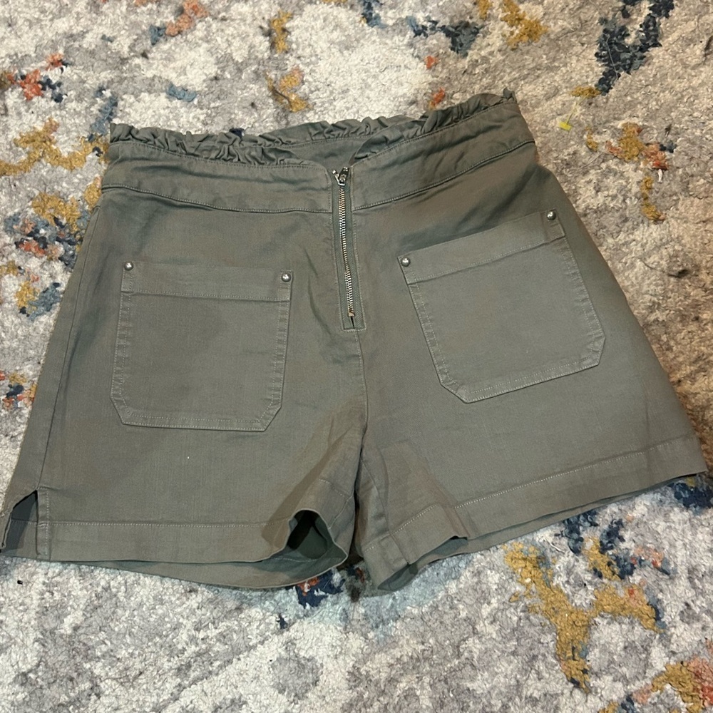 Chaser High Waist Olive Shorts Waist Ruffle Front Pockets XS